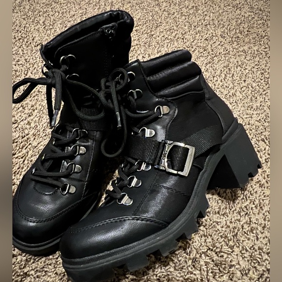 G By Guess black heel boots - Picture 5 of 9